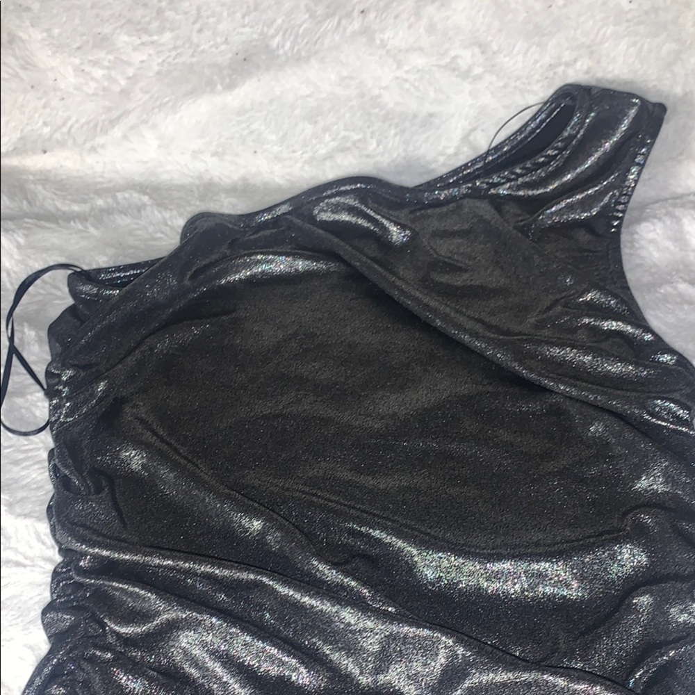 Elegant Black One-Shoulder Top - Picture 6 of 8